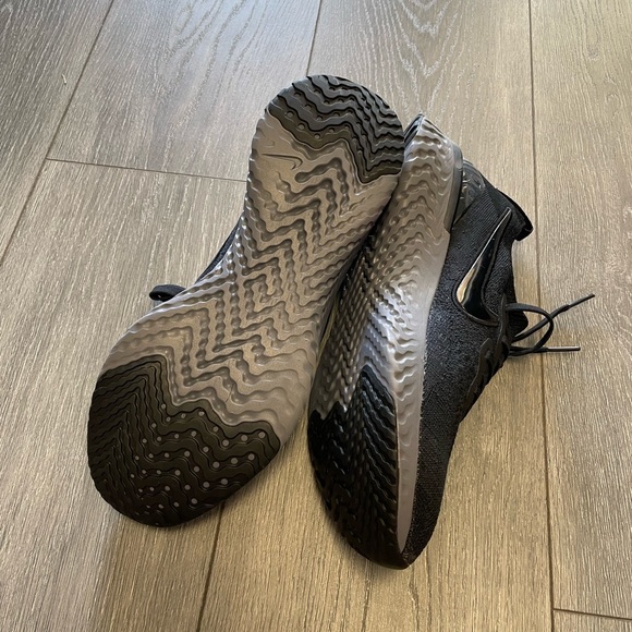 NEW Nike Epic React Flyknit 2 Black Anthracite Running BQ8928-001 Mens - Picture 5 of 12